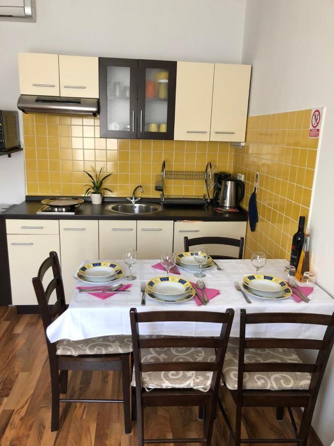 Apartments Rajcic Kastela Bagian luar foto